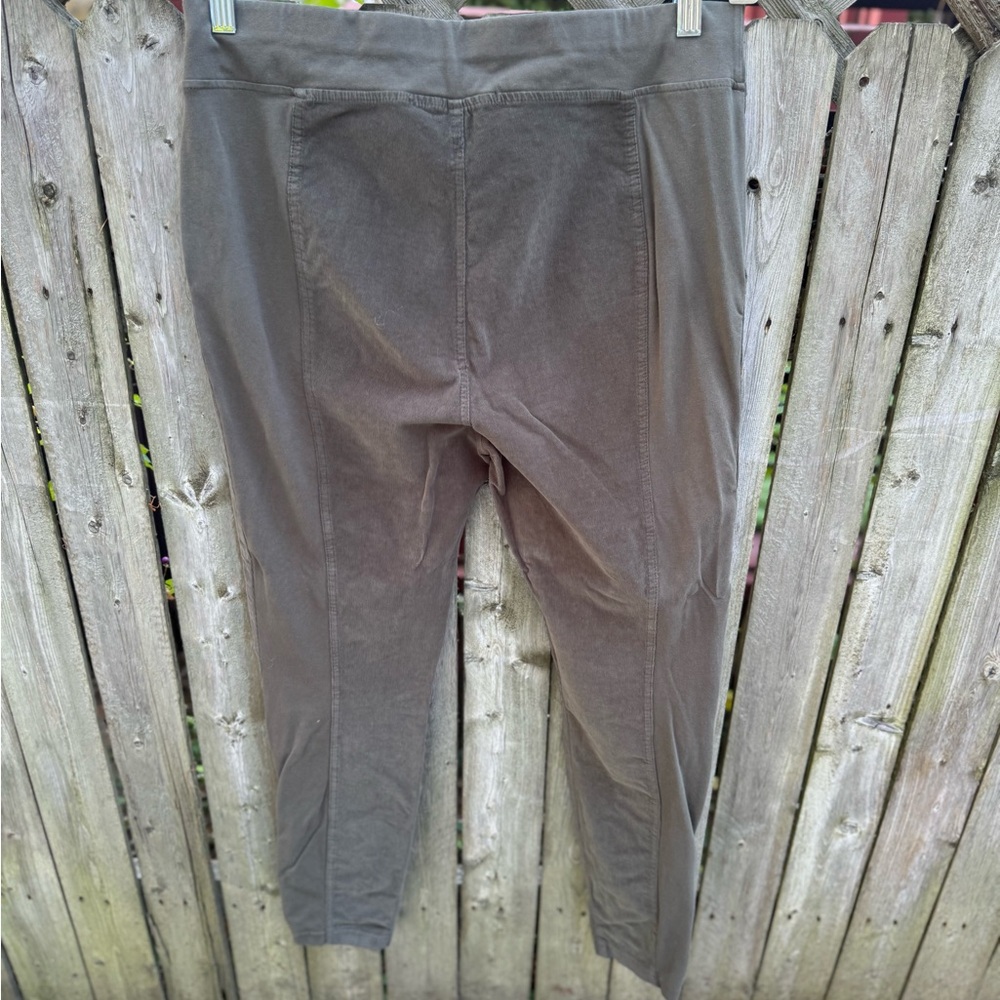 Women's Olive Cargo Joggers - Picture 3 of 5